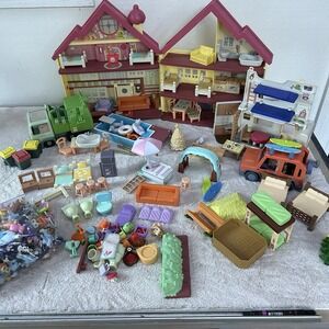 Disney Bluey Playset 56 Figures, House, Car, Trailer & Garbage Truck + 106 Acces